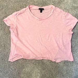 Women’s cropped cut soft pink tee